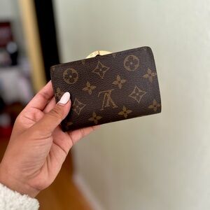 AUTHENTIC Louis Vuitton Monogram Kisslock Wallet
